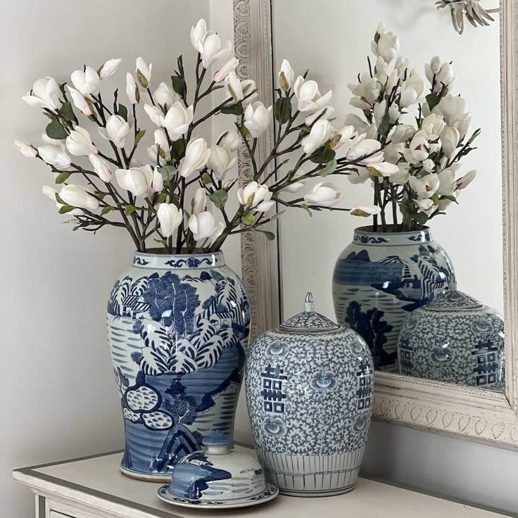 Blumea  The Ceramic Vase Edit