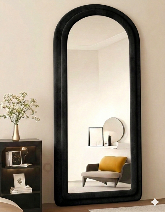 Arched Beauty: Statement Wall Mirror for Modern Interiors